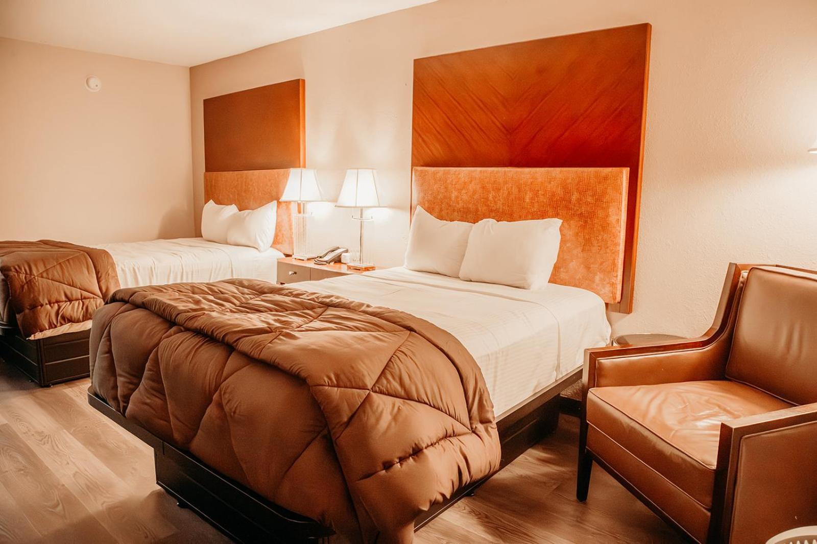 Country Garden & Suites Benton Екстериор снимка
