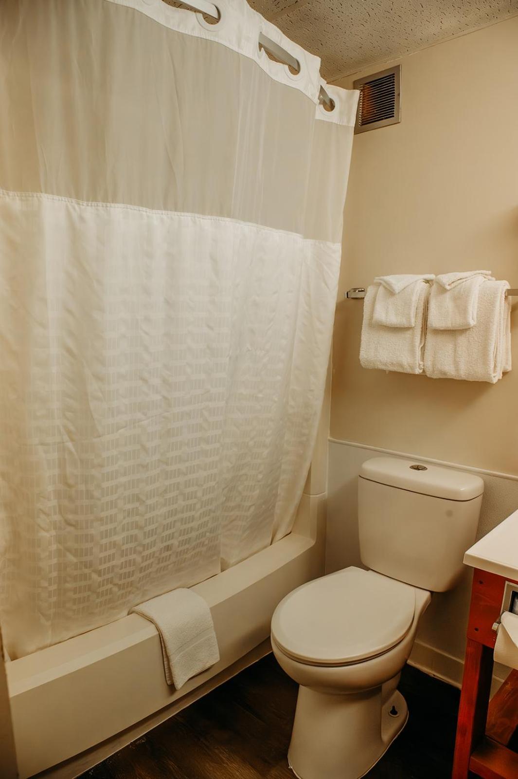Country Garden & Suites Benton Екстериор снимка