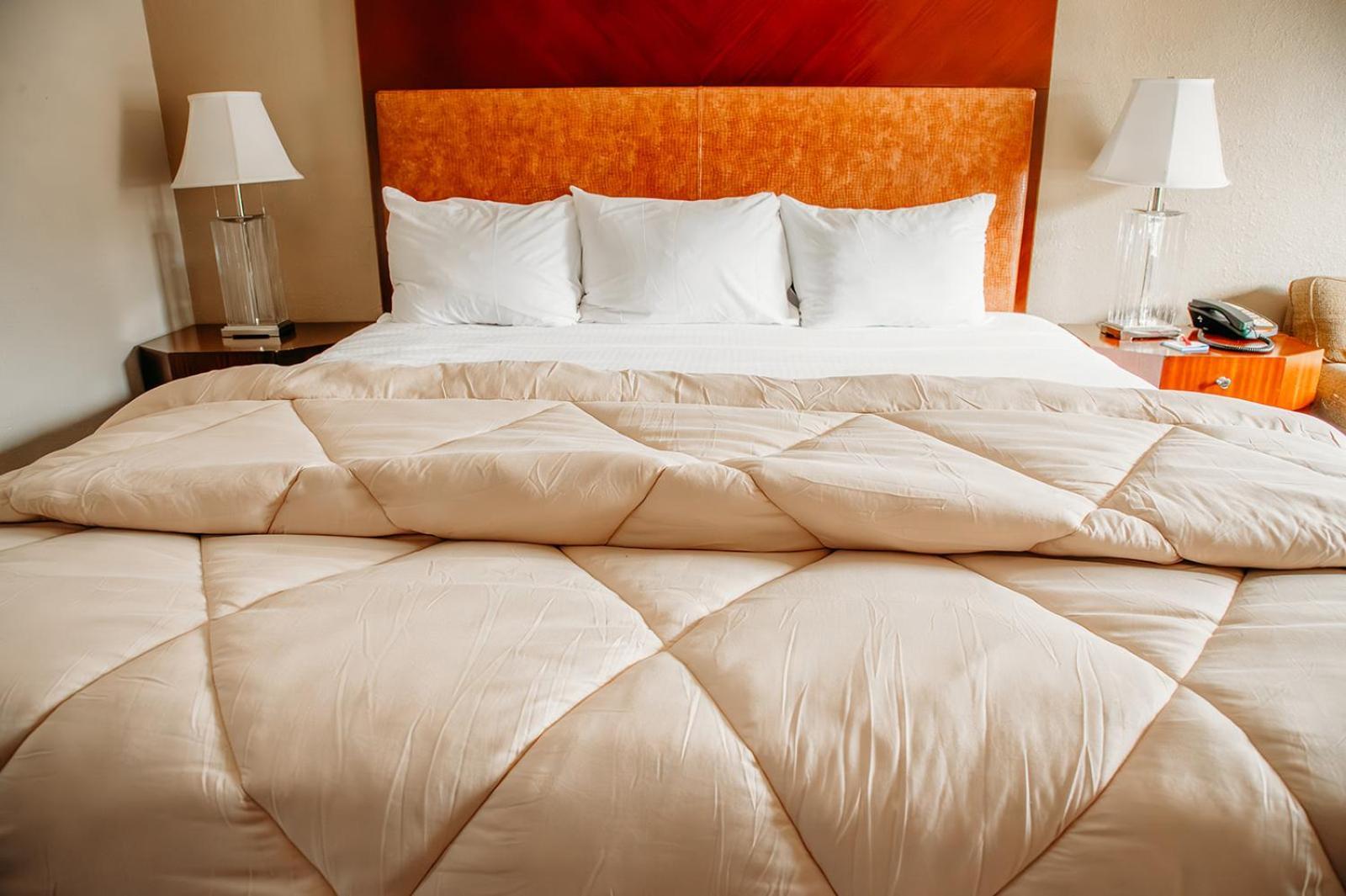 Country Garden & Suites Benton Екстериор снимка