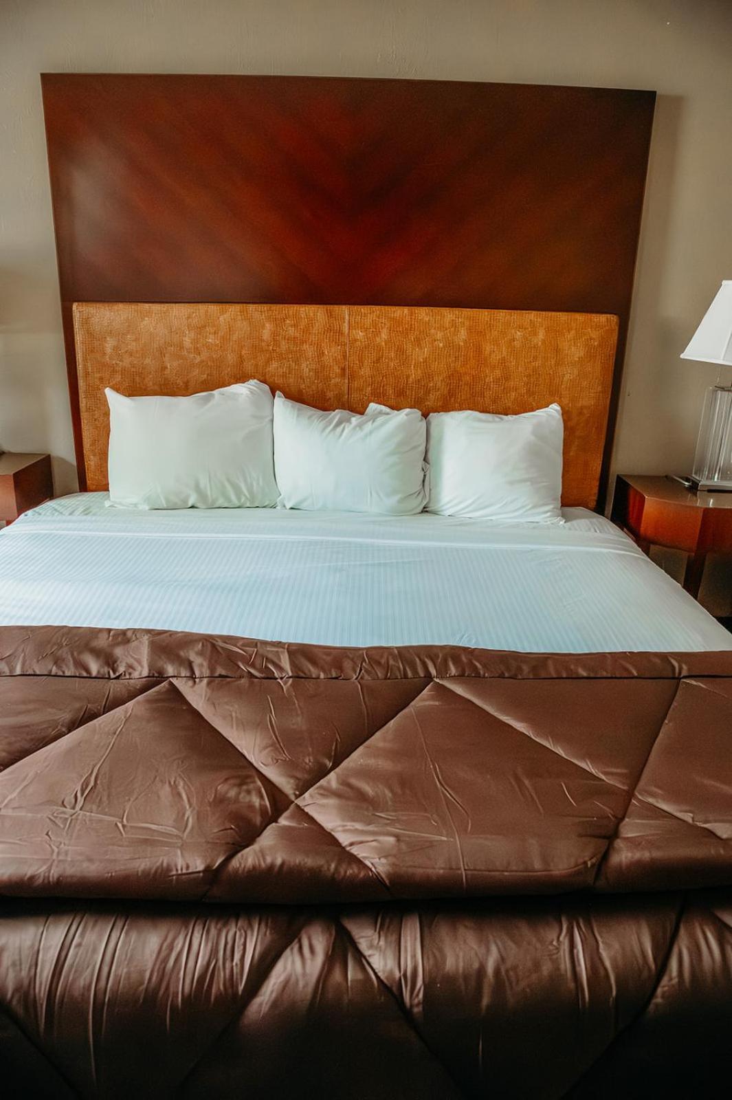 Country Garden & Suites Benton Екстериор снимка