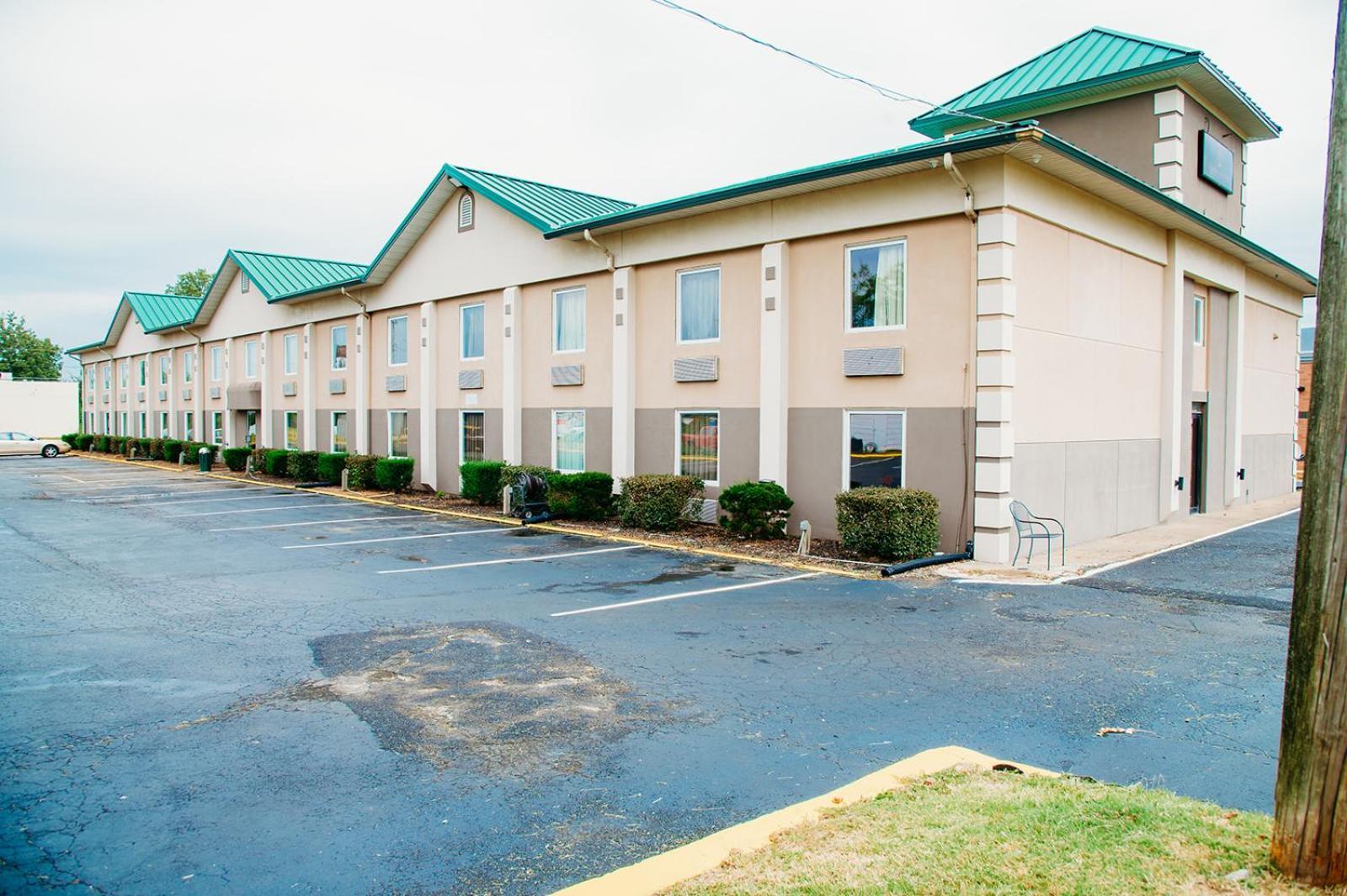 Country Garden & Suites Benton Екстериор снимка