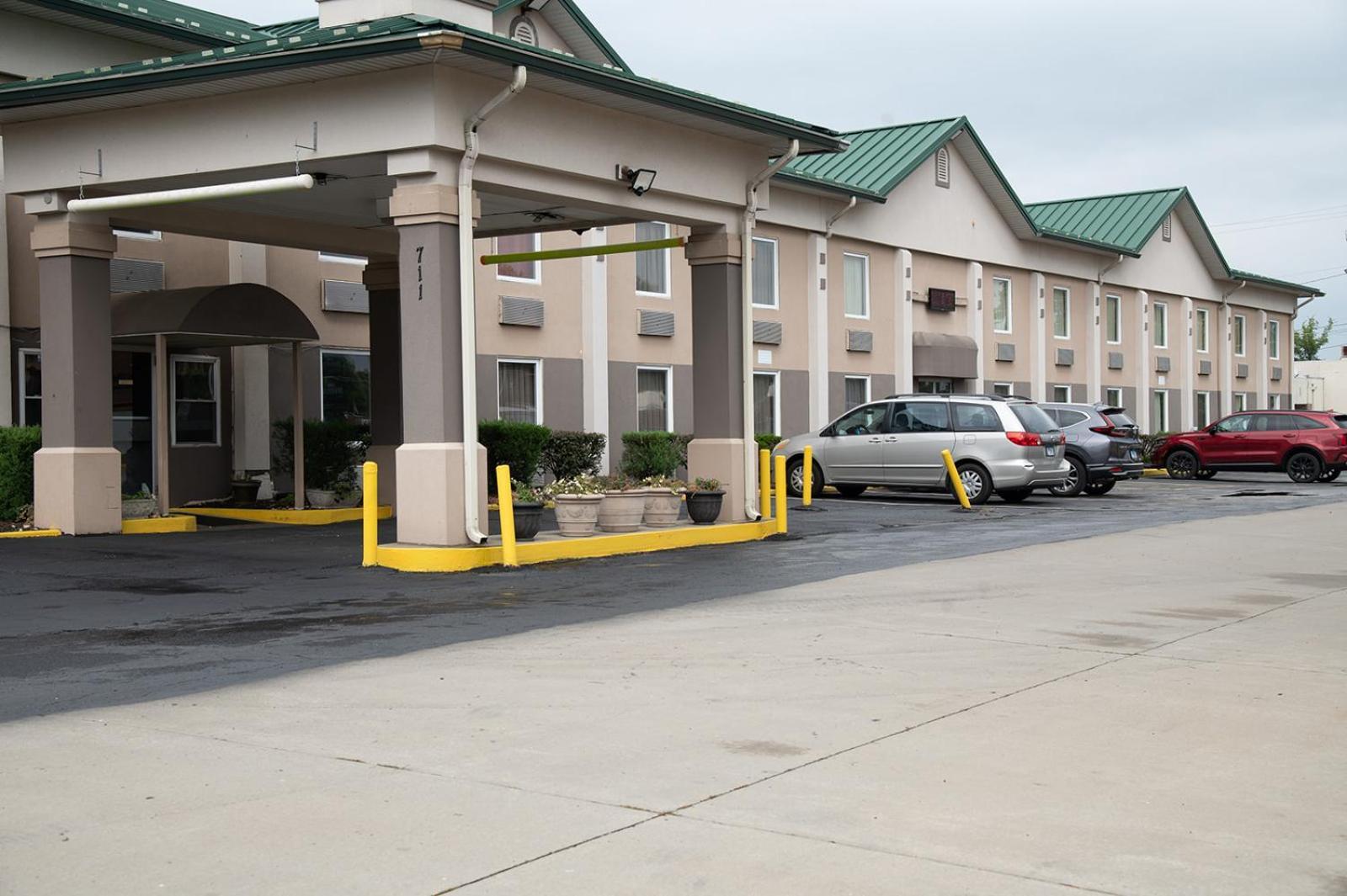 Country Garden & Suites Benton Екстериор снимка