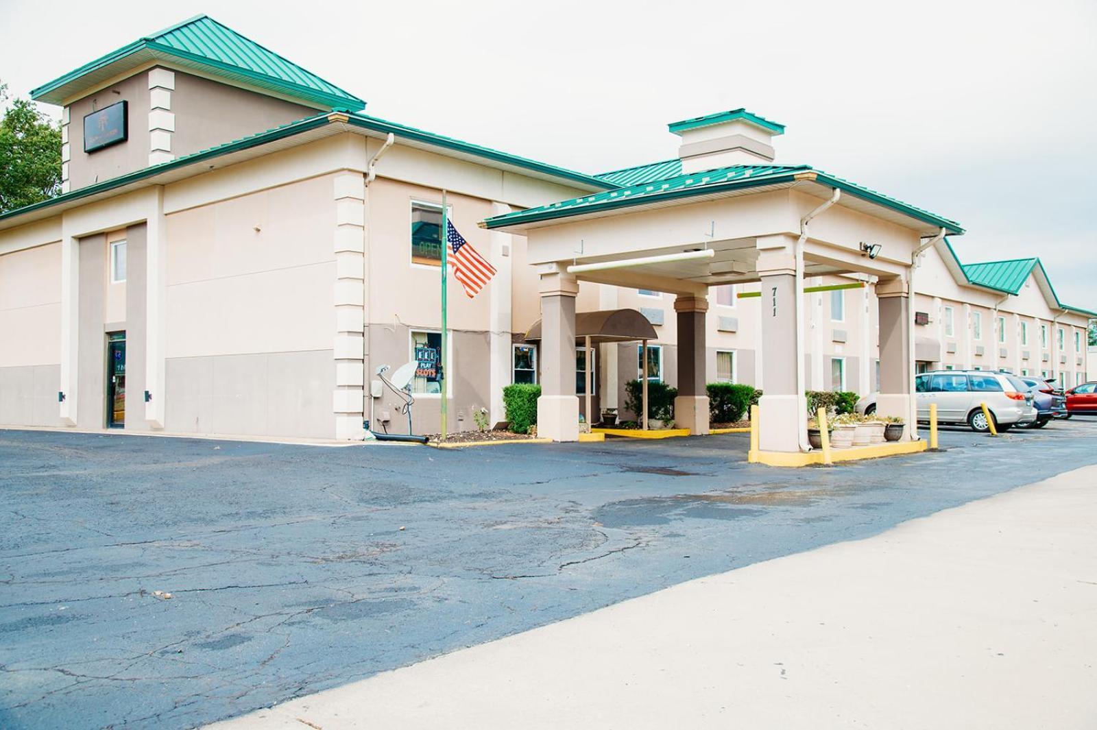 Country Garden & Suites Benton Екстериор снимка