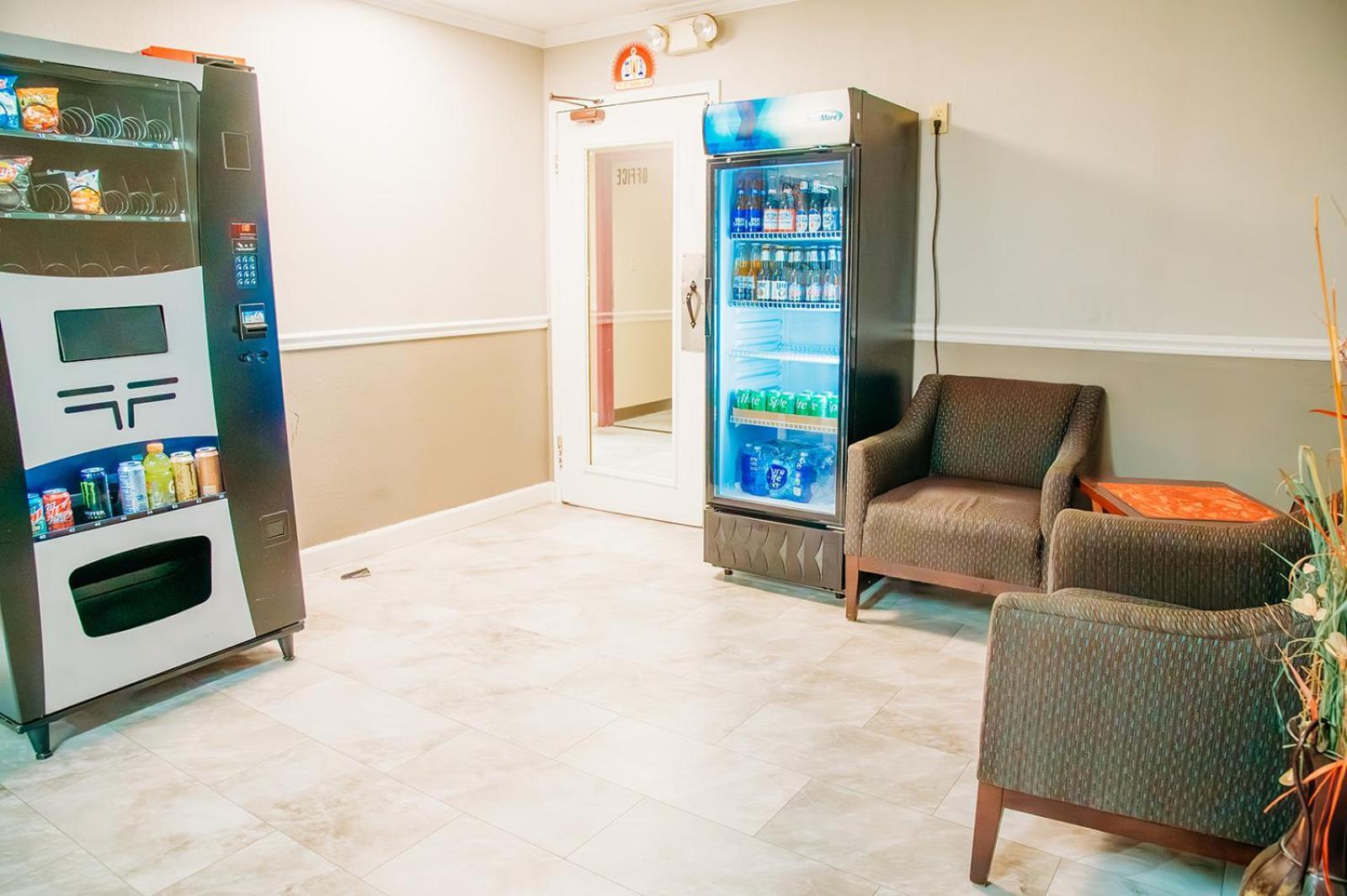 Country Garden & Suites Benton Екстериор снимка