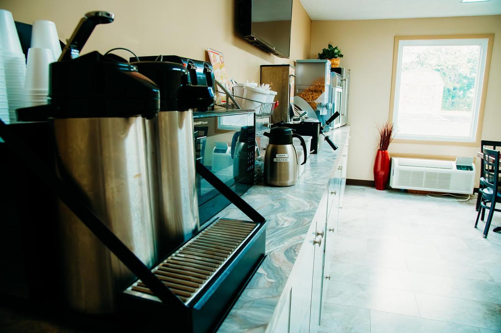 Country Garden & Suites Benton Екстериор снимка