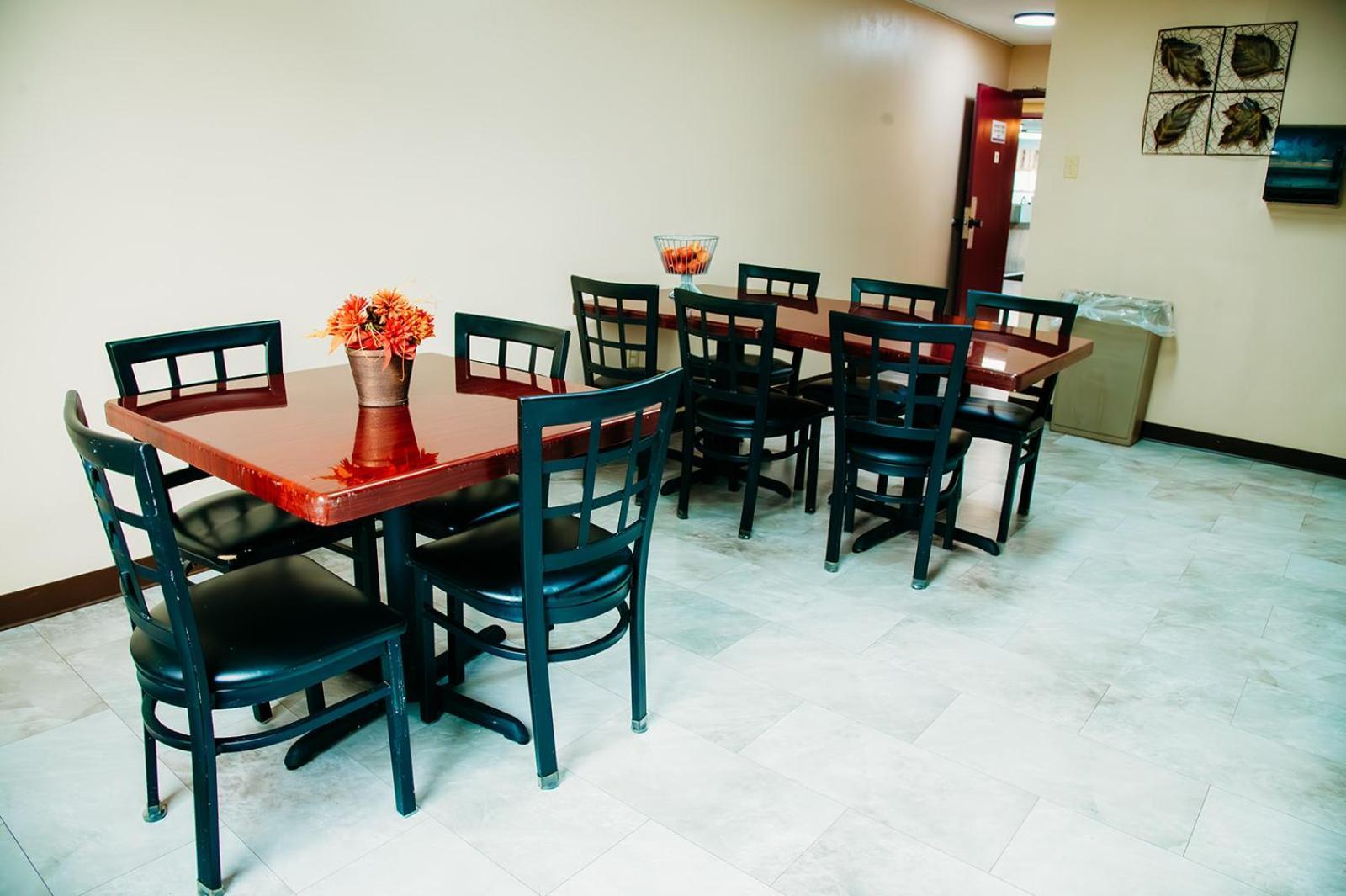 Country Garden & Suites Benton Екстериор снимка