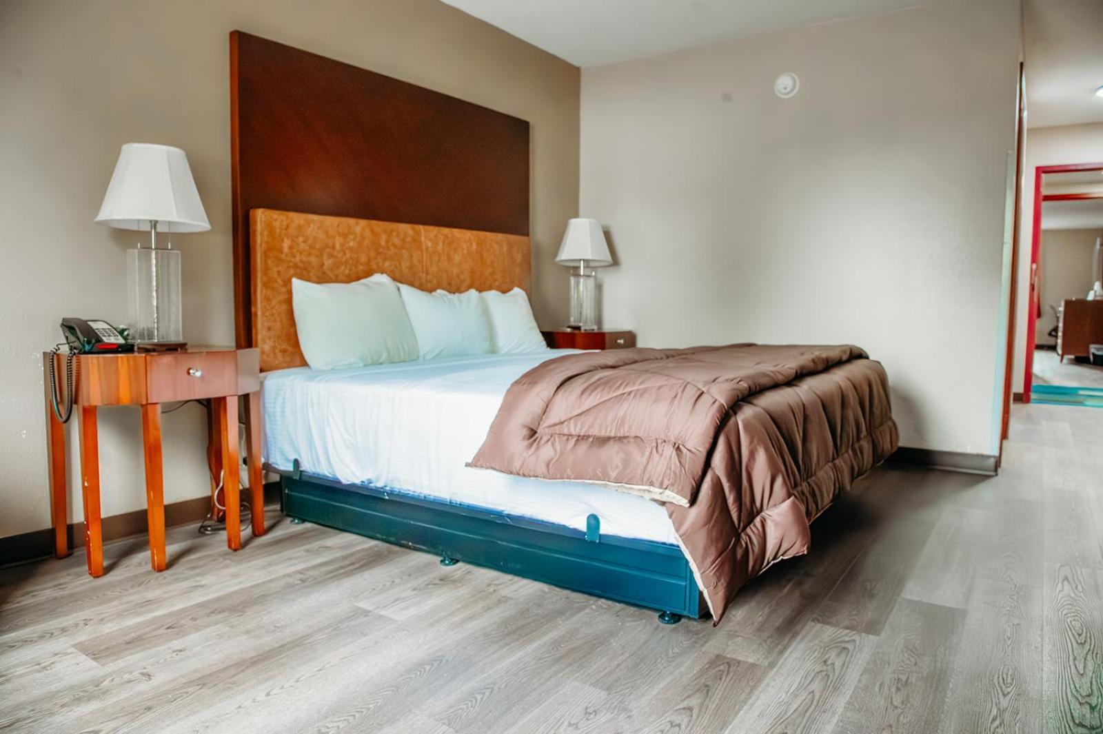 Country Garden & Suites Benton Екстериор снимка