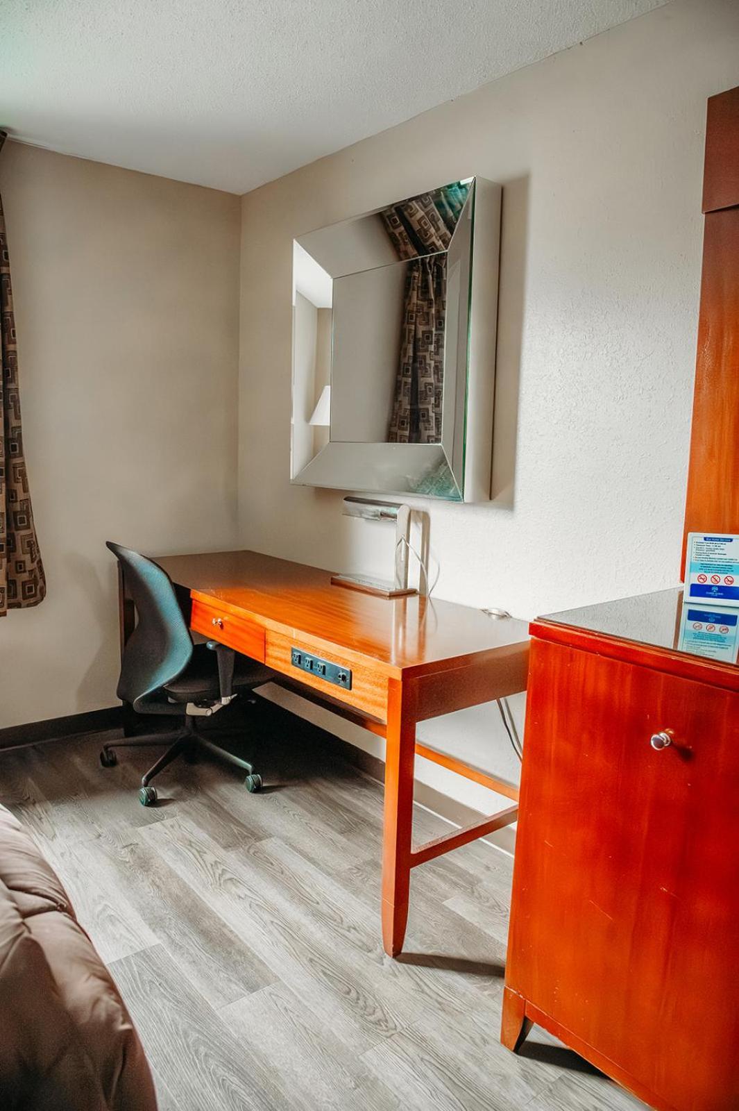 Country Garden & Suites Benton Екстериор снимка
