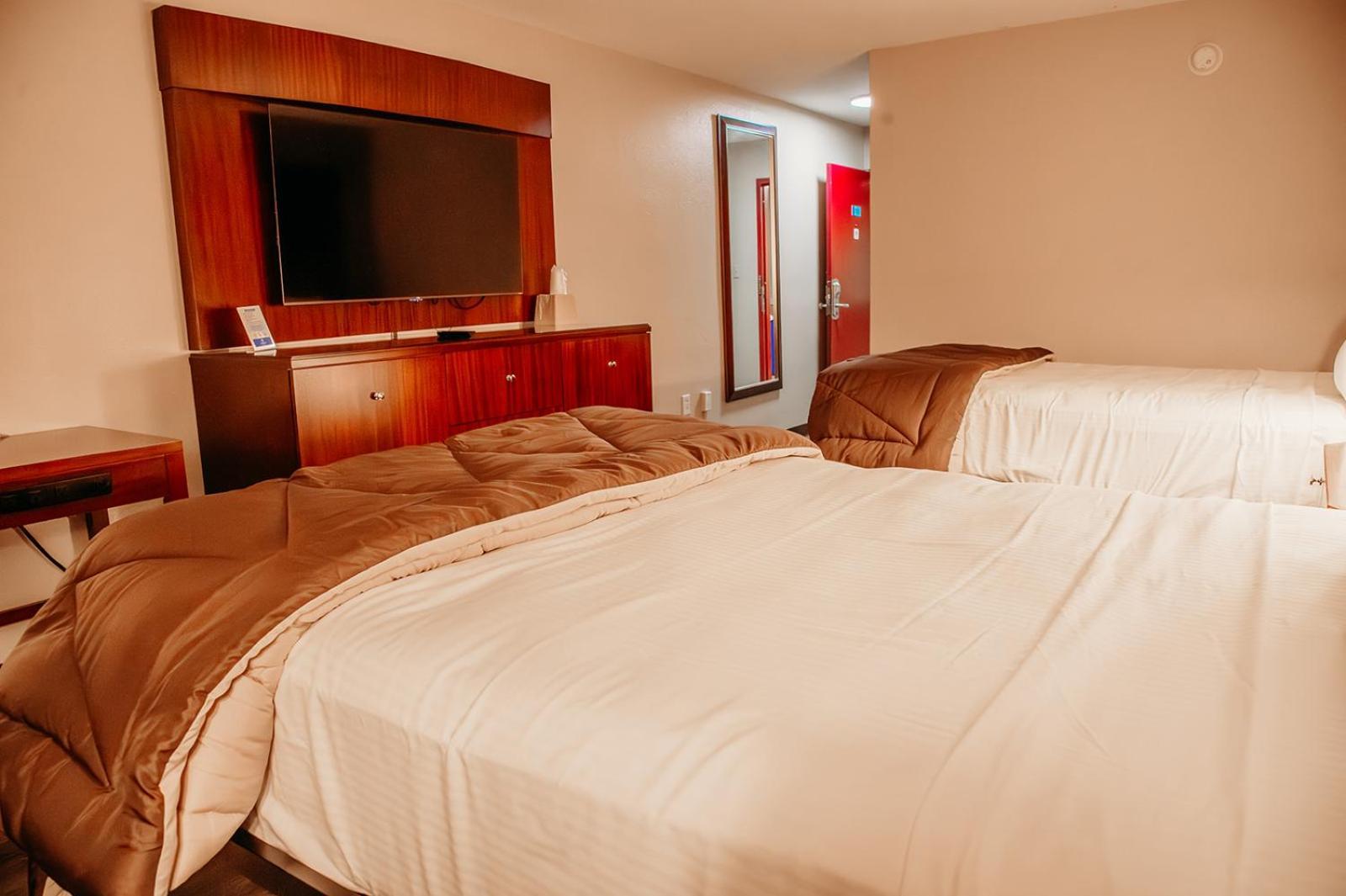 Country Garden & Suites Benton Екстериор снимка
